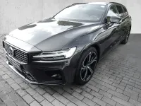 Gebraucht Volvo V60 Plus 197 PS (144 kW) 2023 Platinum grey / metallic Kombi