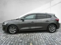 Usado Ford Focus Titanium 125 CV (91 kW) 2024 Gris Berlina