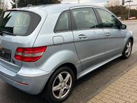 Gebraucht Mercedes B200 115 PS (84 kW) 2008 Silber Van / Kleinbus