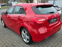 Gebraucht Mercedes A180 122 PS (89 kW) 2013 Rot Limousine