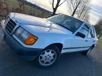 Second-hand Mercedes E200 118 CP (86 kW) 1989 Alb Berlinǎ