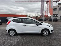 Gebraucht Ford Fiesta Ambiente 60 PS (44 kW) 2014 Weiß Kleinwagen