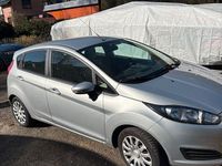 Gebraucht Ford Fiesta Trend 60 PS (44 kW) 2013 Silber Kleinwagen