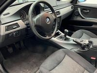Gebraucht BMW 318 129 PS (94 kW) 2007 Schwarz Limousine