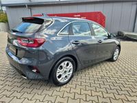 Gebraucht Kia Ceed Vision 160 PS (117 kW) 2023 Pentametal met Kleinwagen