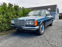 Gebraucht Mercedes E280 185 PS (136 kW) 1981 Blau Limousine