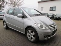 Gebraucht Mercedes A160 95 PS (69 kW) 2012 Polarsilber  metalliclack Kleinwagen