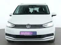 Gebraucht VW Touran Active 122 PS (89 kW) 2023 Pure white Van / Kleinbus