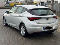 Gebraucht Opel Astra Basis 105 PS (77 kW) 2020 Silber Limousine