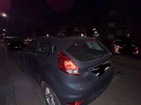 Gebraucht Ford Fiesta 101 PS (74 kW) 2014 Blau Kleinwagen