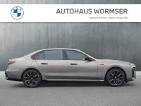 Gebraucht BMW M760e 381 PS (280 kW) 2023 Oxidgrau Limousine