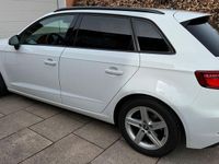 Gebraucht Audi A3 Sport 150 PS (110 kW) 2019 Weiß Limousine