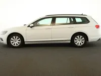 Gebraucht VW Passat 150 PS (110 kW) 2023 Gletscherweiß metallic Kombi
