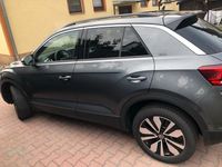Gebraucht VW T-Roc Move 150 PS (110 kW) 2023 Grau SUV