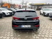 Neu Hyundai i30 Advantage 140 PS (102 kW) 2025 Abyss black / mic Limousine