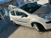 Gebraucht Nissan Pixo 69 PS (50 kW) 2009 Silber Kleinwagen