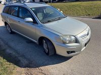 Gebraucht Toyota Avensis Team 126 PS (92 kW) 2009 Silber Kombi