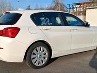 Gebraucht BMW 118 Advantage 136 PS (100 kW) 2016 Weiß Kleinwagen