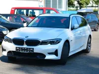 Gebraucht BMW 330e Sport Line 184 PS (135 kW) 2021 Weiß Kombi