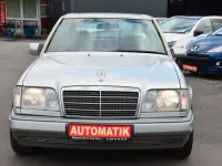 Brugt Mercedes E280 193 HK (141 kW) 1993 Sølv Sedan