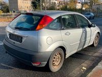 Gebraucht Ford Focus Ghia 116 PS (85 kW) 2002 Grau Kleinwagen