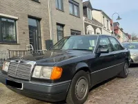 Second-hand Mercedes E200 118 CP (86 kW) 1989 Berlinǎ
