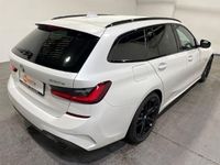 Gebraucht BMW 330e M Sport 252 PS (185 kW) 2021 Mineralweiss Kombi
