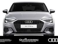 Gebraucht Audi A3 Sportback e-tron Ambiente 204 PS (150 kW) 2023 Florettsilber metallic Kleinwagen