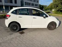 Gebraucht Citroën C3 PureTech 82 PS (60 kW) 2016 Weiß Kleinwagen