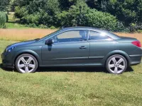 Gebraucht Opel Astra 150 PS (110 kW) 2010 Grün Cabrio