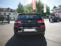 Gebraucht Hyundai i30 Passion 99 PS (72 kW) 2017 Schwarz Kleinwagen