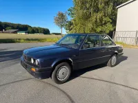 Gebraucht BMW 318 113 PS (83 kW) 1991 Blau Limousine