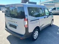 Gebraucht Ford Tourneo Courier Trend 125 PS (91 kW) 2025 Silber Van / Kleinbus