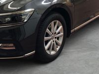 gebraucht VW Passat Passat Variant EleganceVariant 2.0 TDI 4Motion DSG Elegance AHK