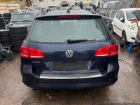 Gebraucht VW Passat 136 PS (100 kW) 2012 Blau Kombi