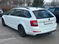 Gebraucht Skoda Octavia Ambition 150 PS (110 kW) 2015 Bila laser / laser white Kleinwagen