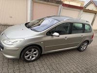 Gebraucht Peugeot 307 109 PS (80 kW) 2008 Silber Limousine