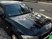 Gebraucht BMW 318 143 PS (105 kW) 2011 Schwarz Limousine