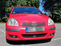 Gebraucht Toyota Yaris 65 PS (47 kW) 2005 Rot Kleinwagen