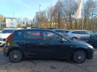 Gebraucht Hyundai i30 Classic 109 PS (80 kW) 2011 Stone black Limousine