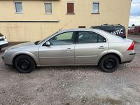 Gebraucht Ford Mondeo Ghia 125 PS (91 kW) 2005 Grau Limousine