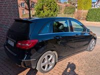 Gebraucht Mercedes B180 122 PS (89 kW) 2013 Schwarz Van / Kleinbus