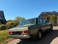 Gebraucht Mercedes 200 109 PS (80 kW) 1983 Grün Limousine