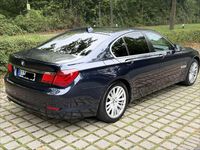Gebraucht BMW 730 245 PS (180 kW) 2010 Imperialblau brillanteffekt Limousine