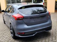 Gebraucht Ford Focus ST 250 PS (183 kW) 2018 Grau Limousine