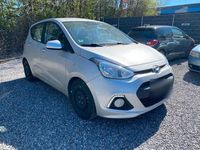Gebraucht Hyundai i10 88 PS (64 kW) 2014 Silber Kleinwagen