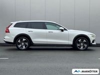 Gebraucht Volvo V60 CC Pro 190 PS (139 kW) 2019 Weiss Kombi