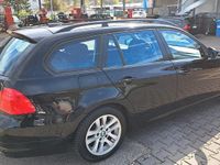 Gebraucht BMW 320 145 PS (106 kW) 2009 Schwarz Kombi