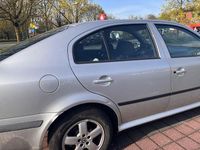 Używany Skoda Octavia Classic 75 KM (55 kW) 2001 Srebrny Sedan/Limuzyna