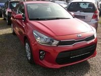 Gebraucht Kia Rio 84 PS (61 kW) 2018 Rot Limousine